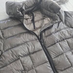 Covington Women's Puffer Jacket with hood, Size M, Silver (0199)